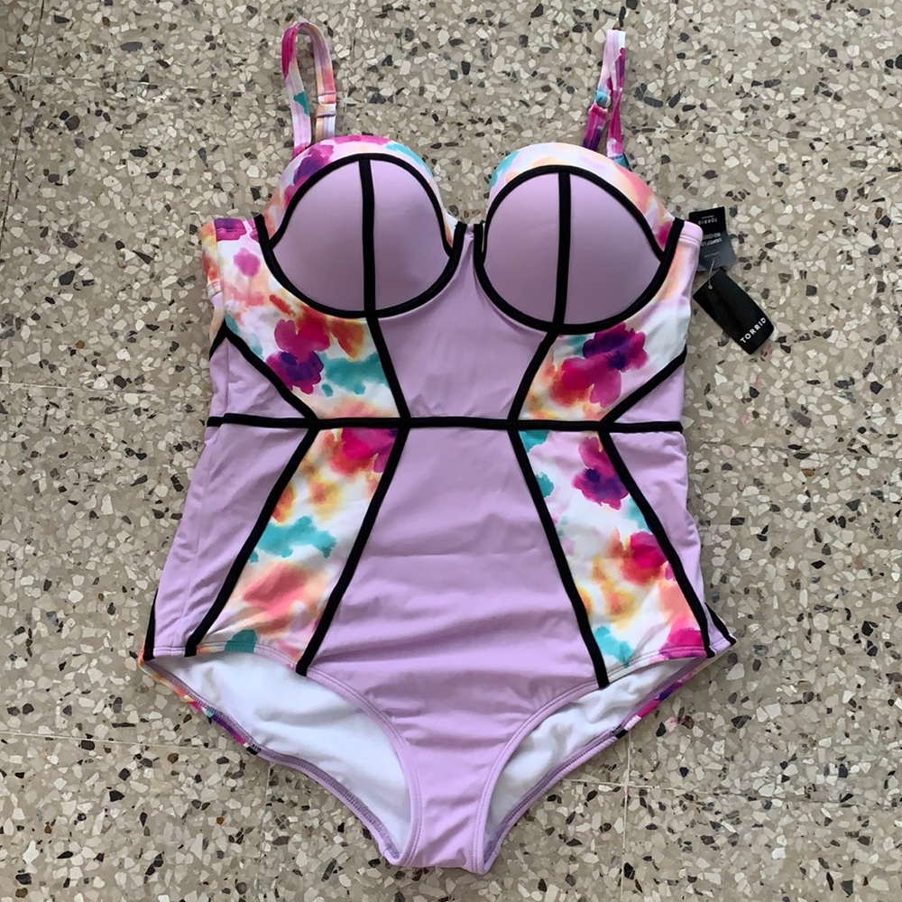 Traje de baño completo.